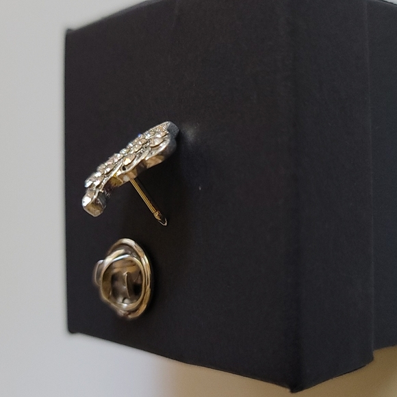 Silver Rhinestone Crown Brooch - Picture 3 of 7